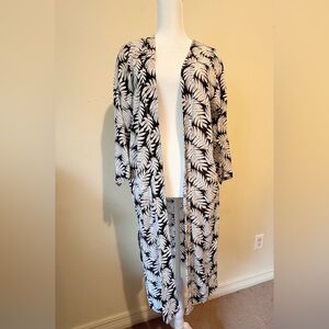 “LOFT Palm Leaf Print Kimono Duster Cardigan – Black & White, Size XS/S